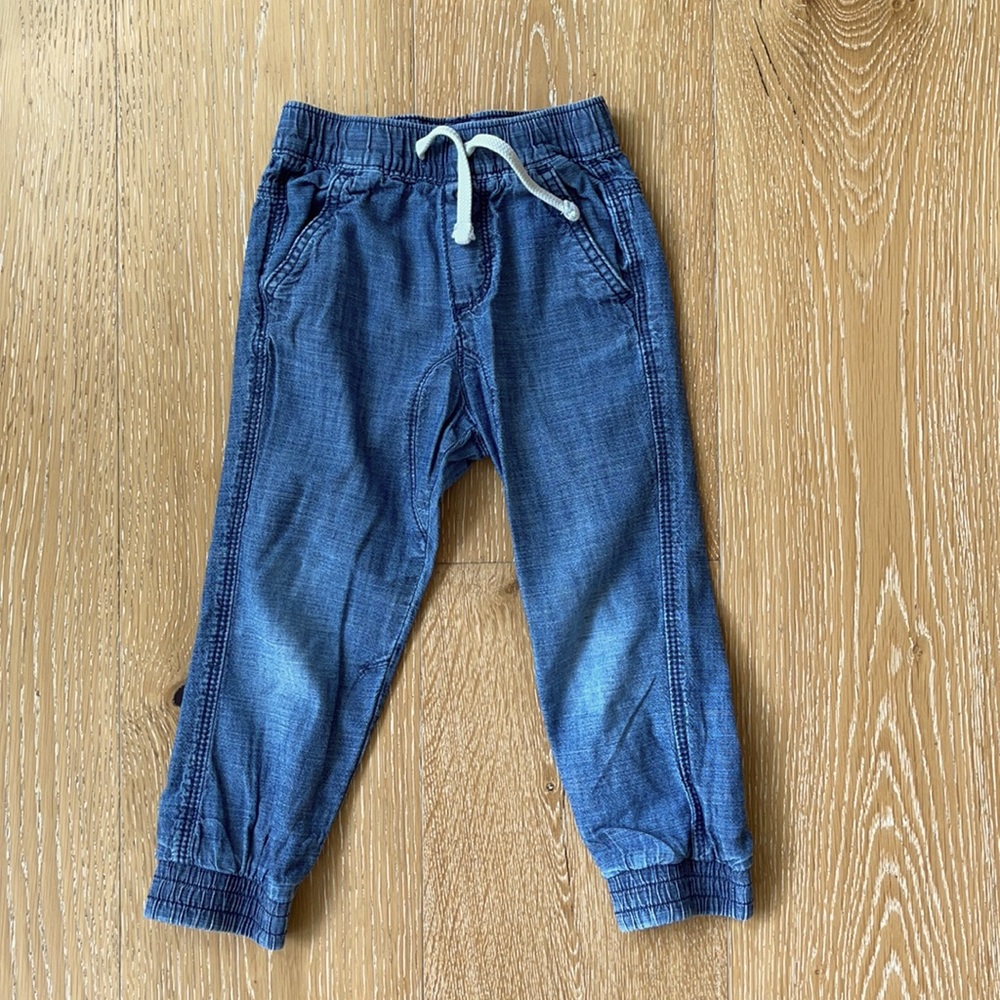 EUC old navy 3t chambray joggers